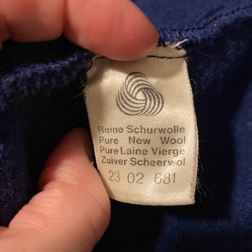 VINTAGE Tyrol jacket. 100% boiled wool. Navy blue with wood-look buttons. - Picture 8 of 12